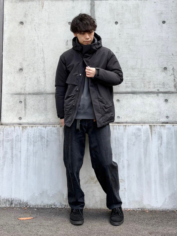 ハイブリッドダウンオーバーサイズパーカ」のメンズのコーディネート