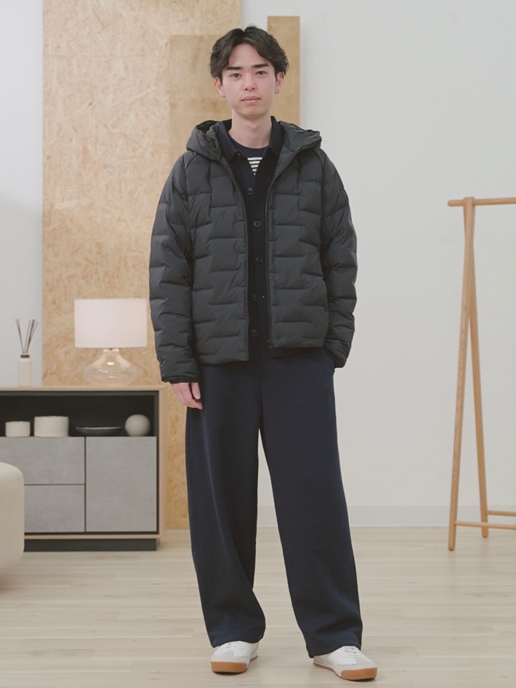 エアリズムコットンスウェットパンツ、パフテックボリュームパーカ」の