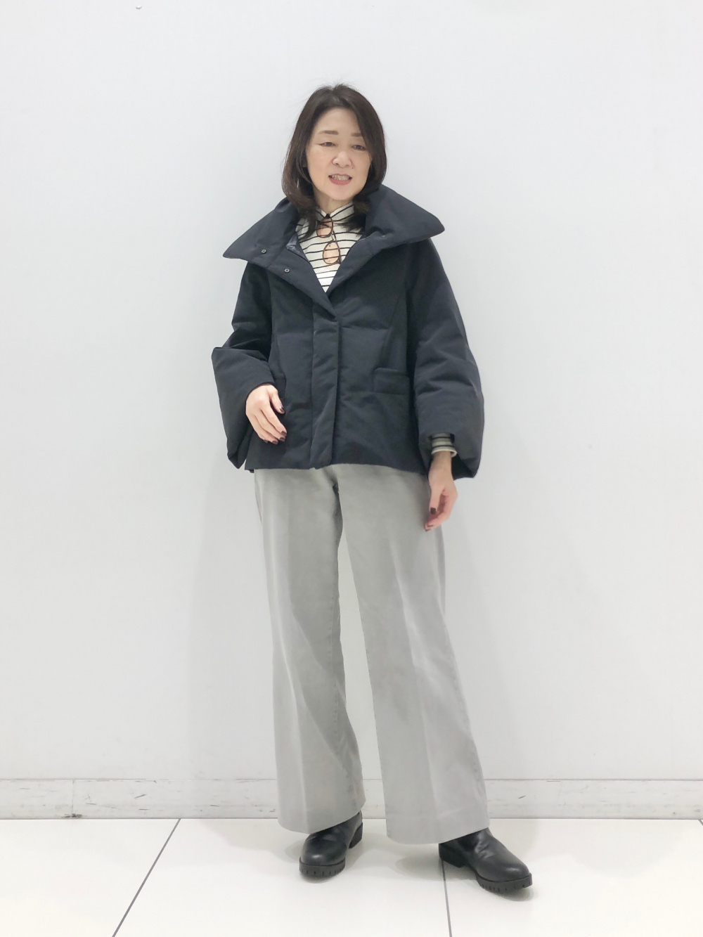 デニムショートジャケット、ボアフリースジャケット」の着用 