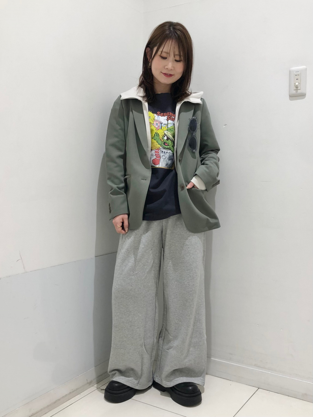 スウェットワイドパンツ、感動ジャケット」の着用コーディネート