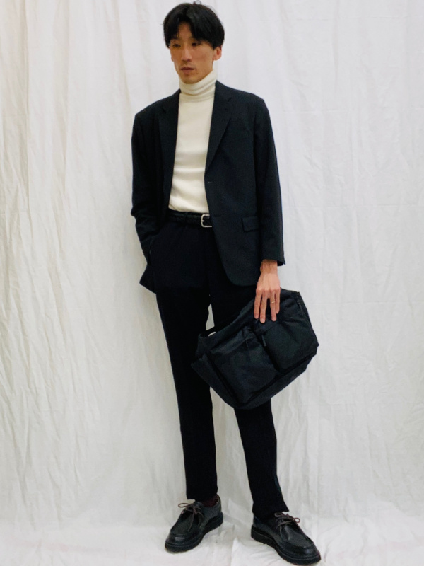 Outfit ideas of「MULTI POCKET SHOULDER BAG 476764 /」| UNIQLO HONG