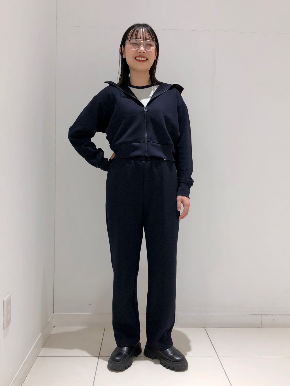 ドライスウェットパンツ、ドライスウェットフルジップパーカ」の着用
