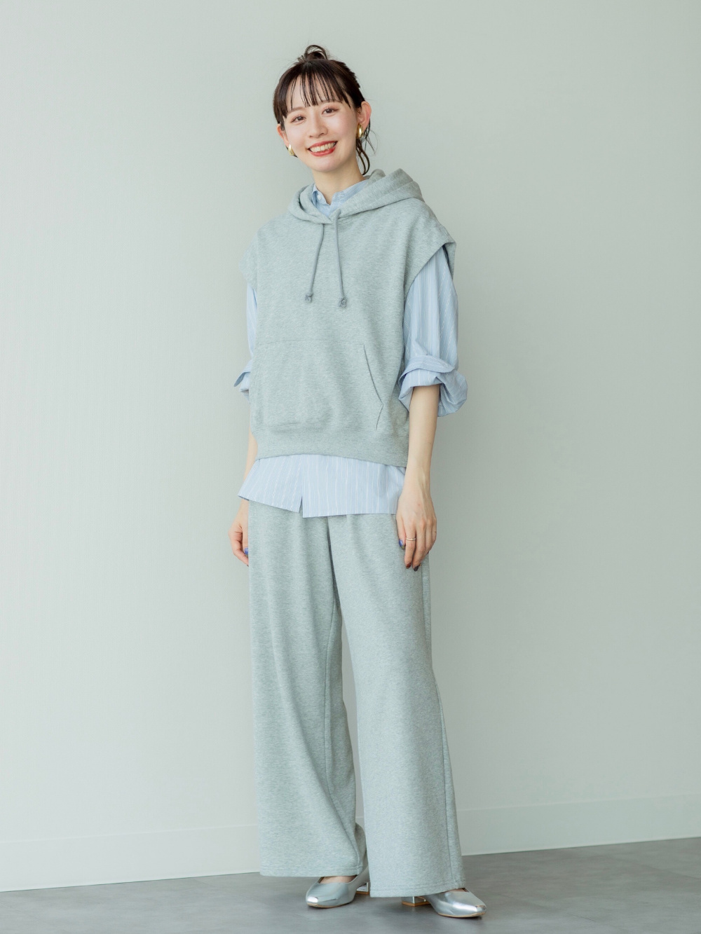 スウェットワイドパンツ、ワッフルT」の着用コーディネート