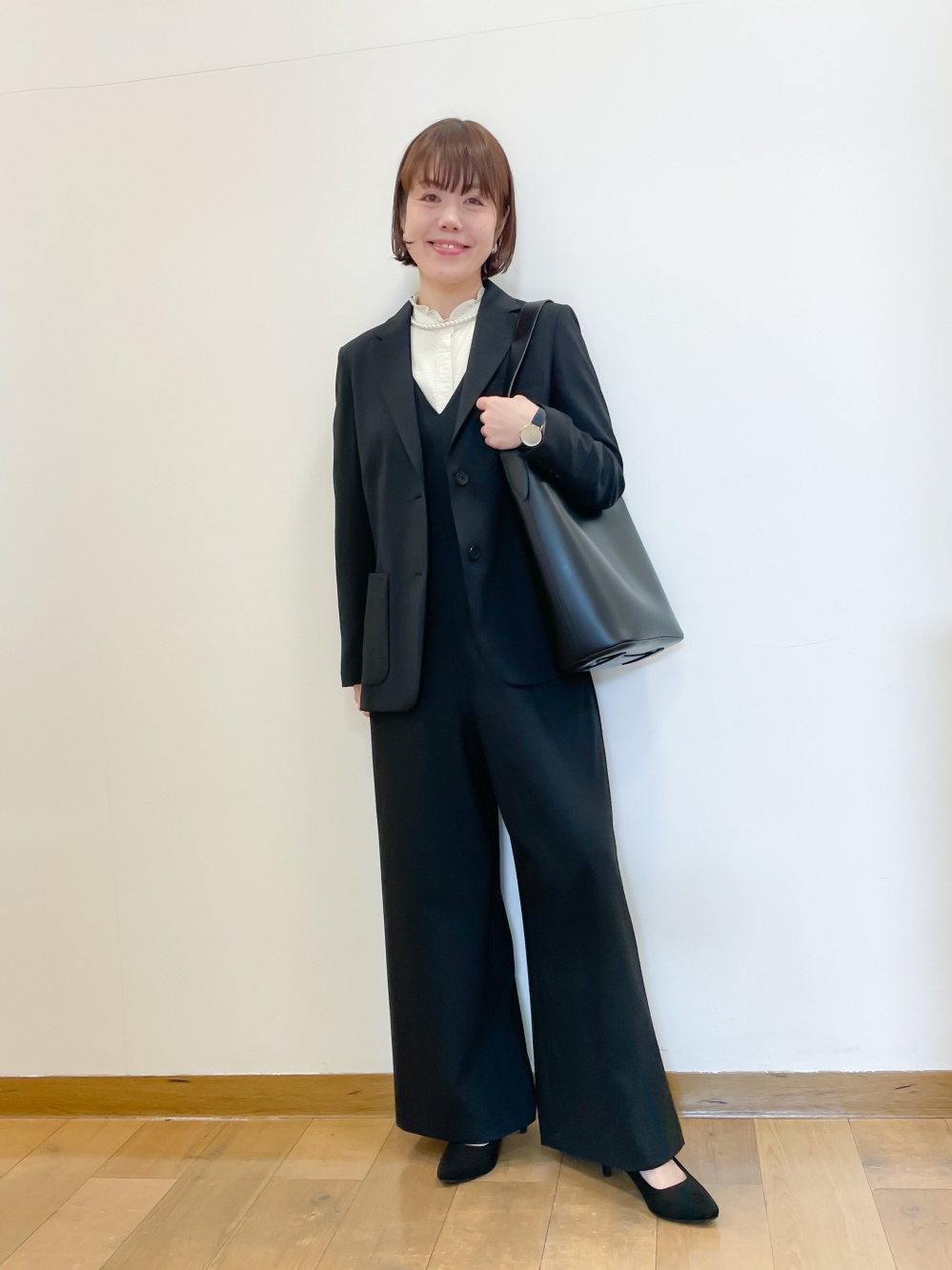 感動ジャケットリラックスフィット、感動ワイドパンツ」の着用