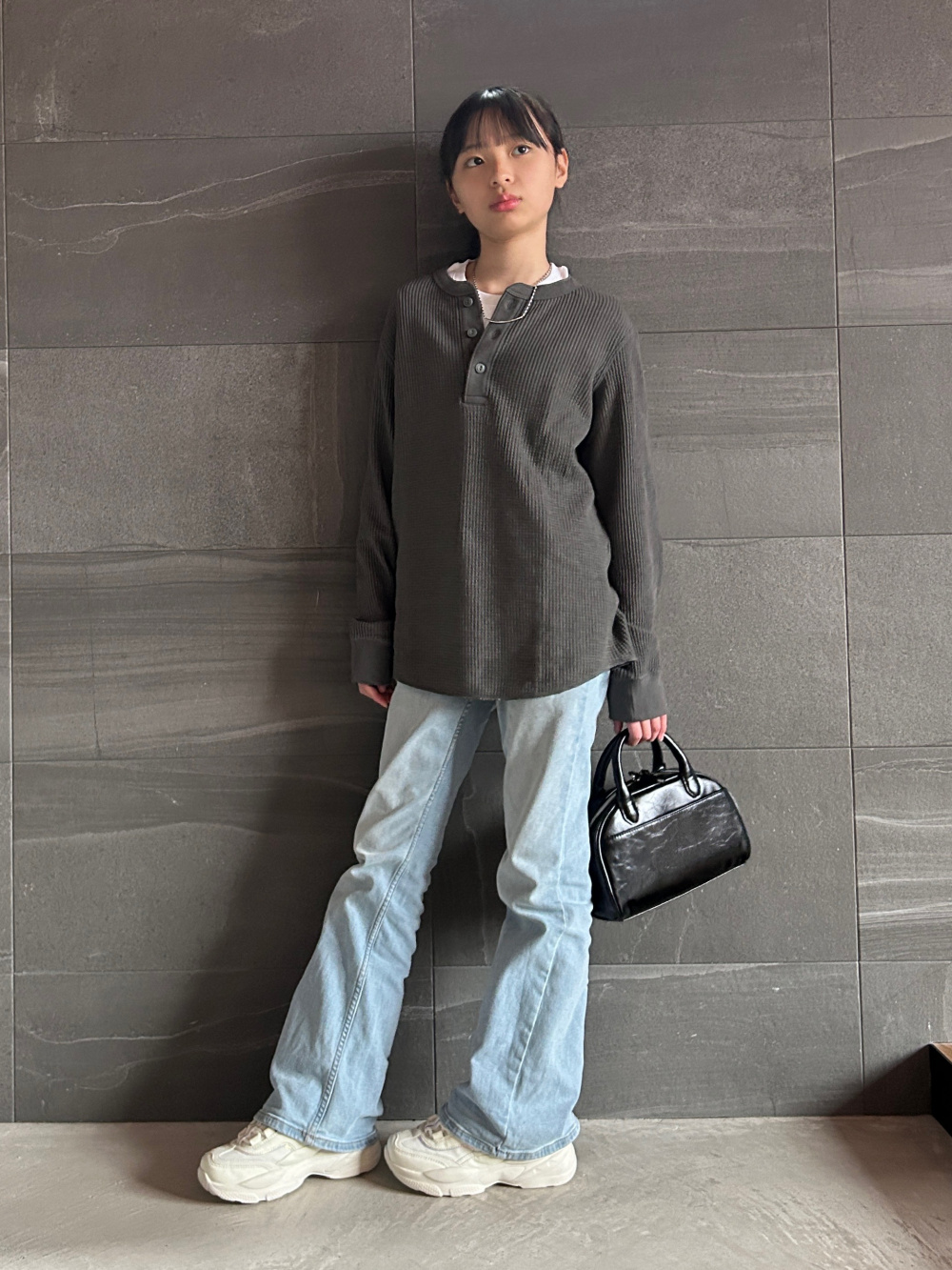 ワッフルヘンリーネックTシャツ/長袖」の着用コーディネート| ユニクロ公式
