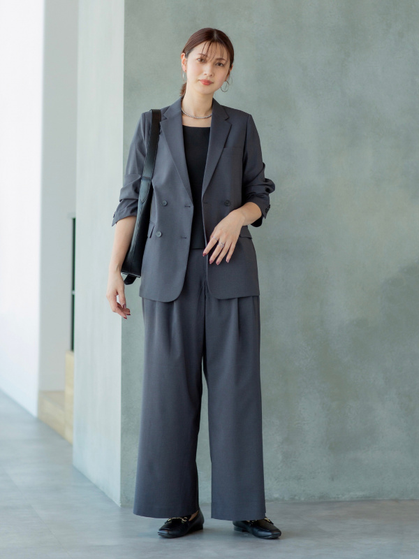 感動ダブルジャケットリラックスフィット（レディース）の着用