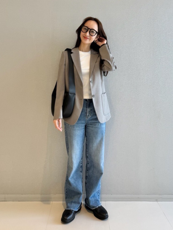 ミニT、ワイドストレートジーンズ」の着用コーディネート