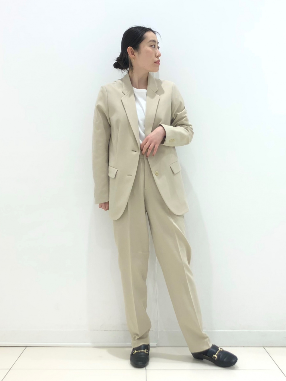 感動ジャケット、感動タックパンツ」の着用コーディネート| ユニクロ公式