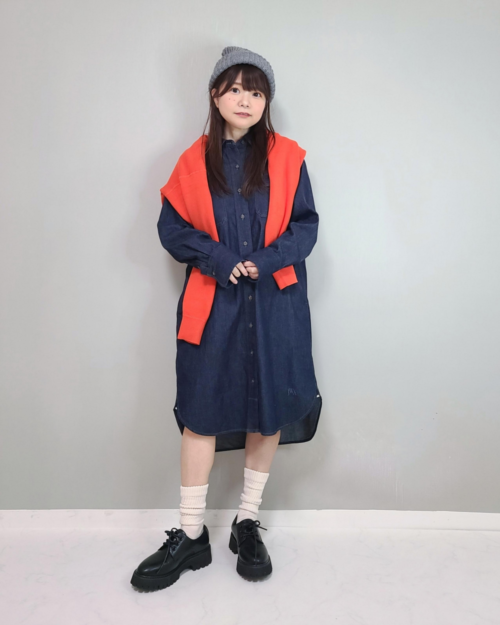 UNIQLO - ユニクロ　JW ANDERSON デニムシャツワンピース デニムシャツワンピース」の着用コーディネート| ユニクロ公式