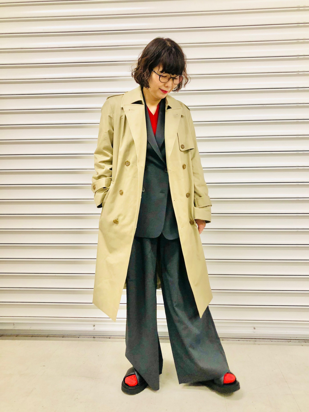 感動ダブルジャケットリラックスフィット、感動タックワイドパンツ」の