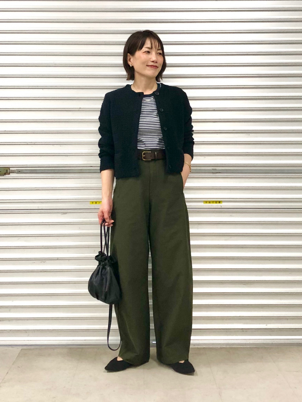 ミニボーダーT、コーデュロイイージーアンクルパンツ」の着用
