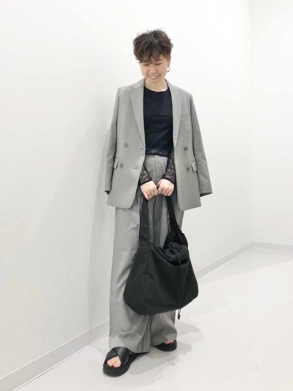 ユニクロC 感動ダブルジャケットリラックスフィット グレー L セットアップ ユニクロ：シー】卒入園・卒入学に最適なセットアップが春夏新作にあっ