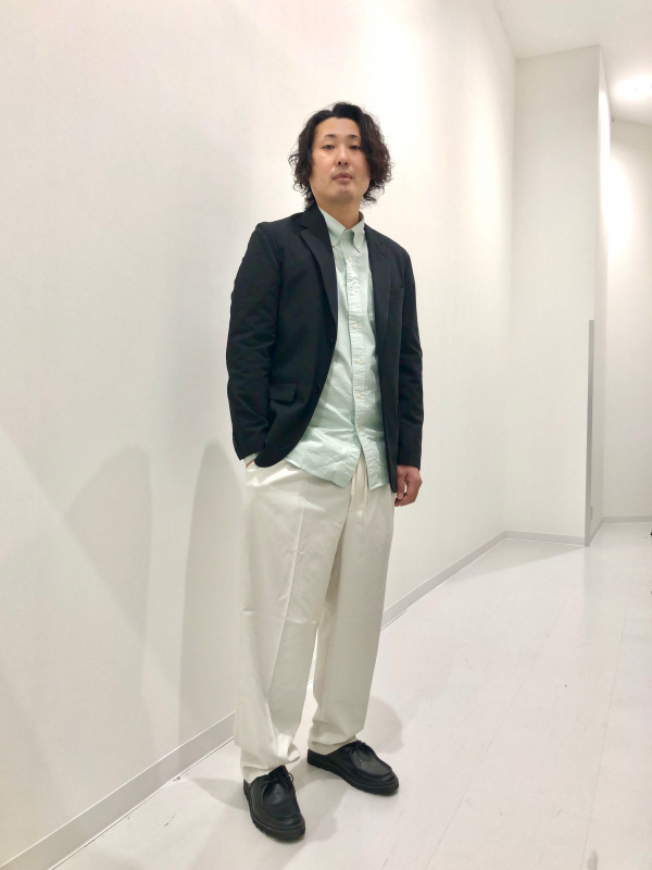 感動ジャケット、感動タックパンツのコーディネート・着用イメージ