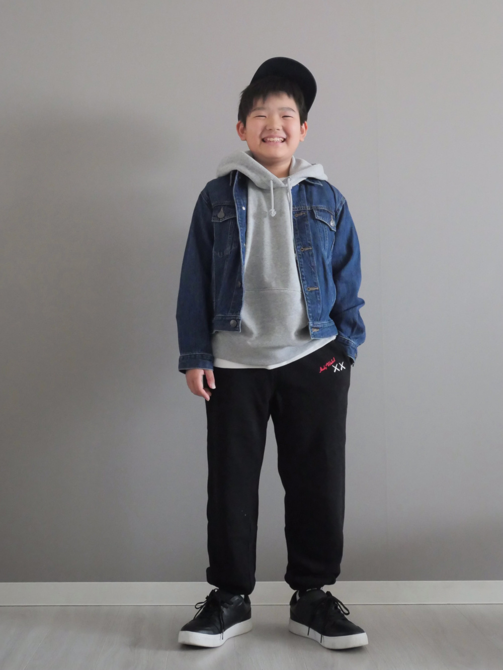 カウズ + ウォーホル スウェットパンツ」の着用コーディネート カウズ + ウォーホル スウェットパンツ」の着用コーディネート