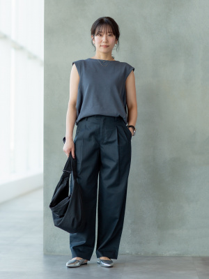 ユニクロU コットンブレンドタックワイドパンツ ダークグレー 73 UNIQLO U コットンブレンドタックワイドパンツ 73 - メルカリ