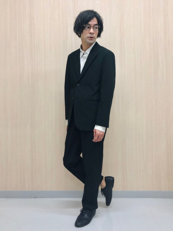 感動ジャケット、感動パンツのコーディネート・着用イメージ｜ユニクロ公式