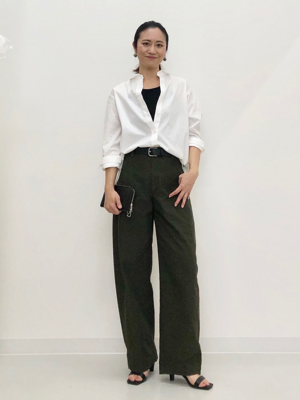 パフテックシャツジャケット、コットンシャツ」の着用