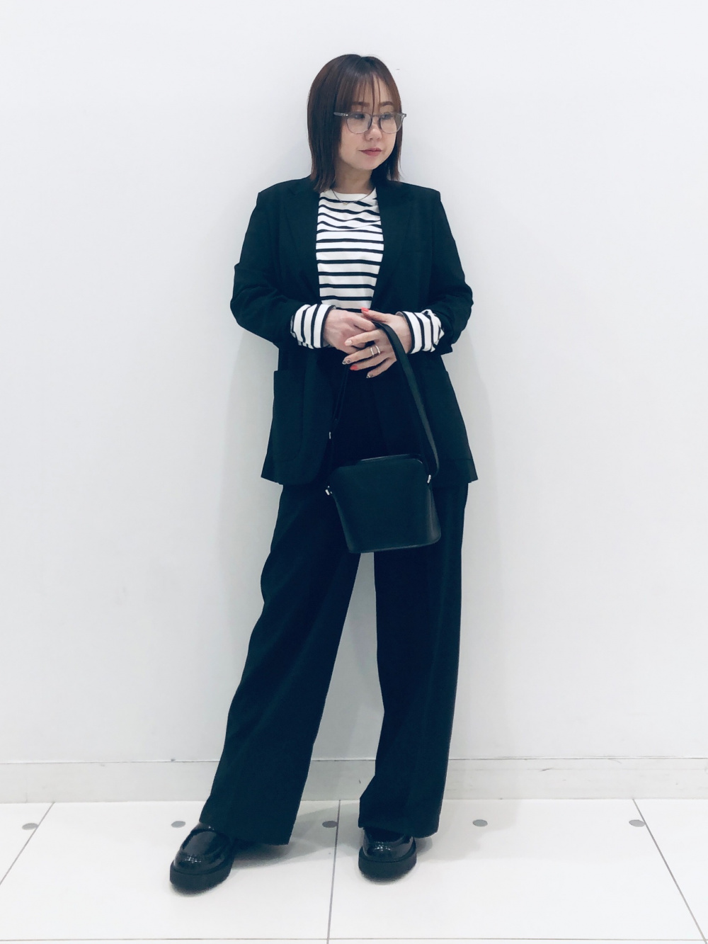 UNIQLO 感動ジャケットリラックスフィットM 感動ワイドパンツM 感動ジャケットリラックスフィット、感動ワイドパンツ」の着用