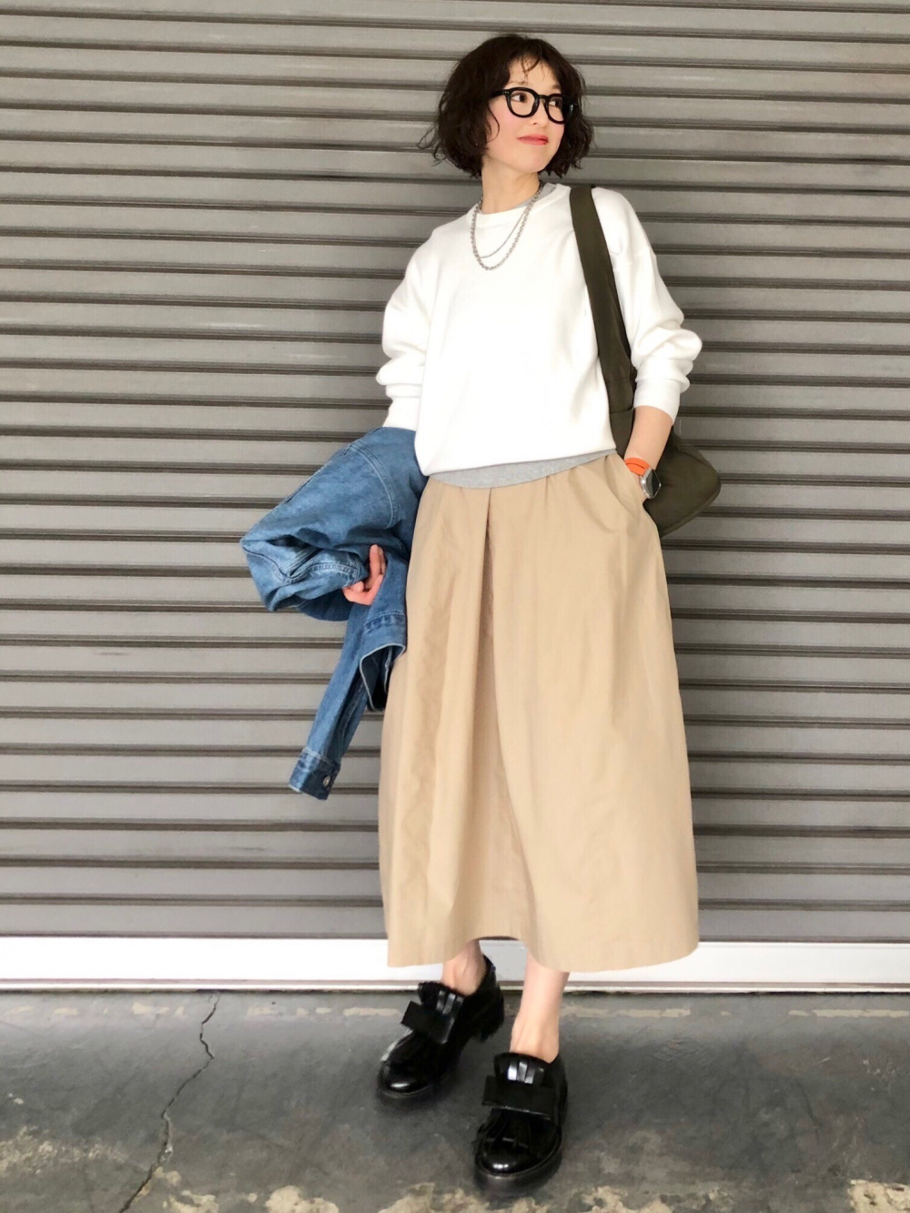 ネクタイクロップドショートシャツ