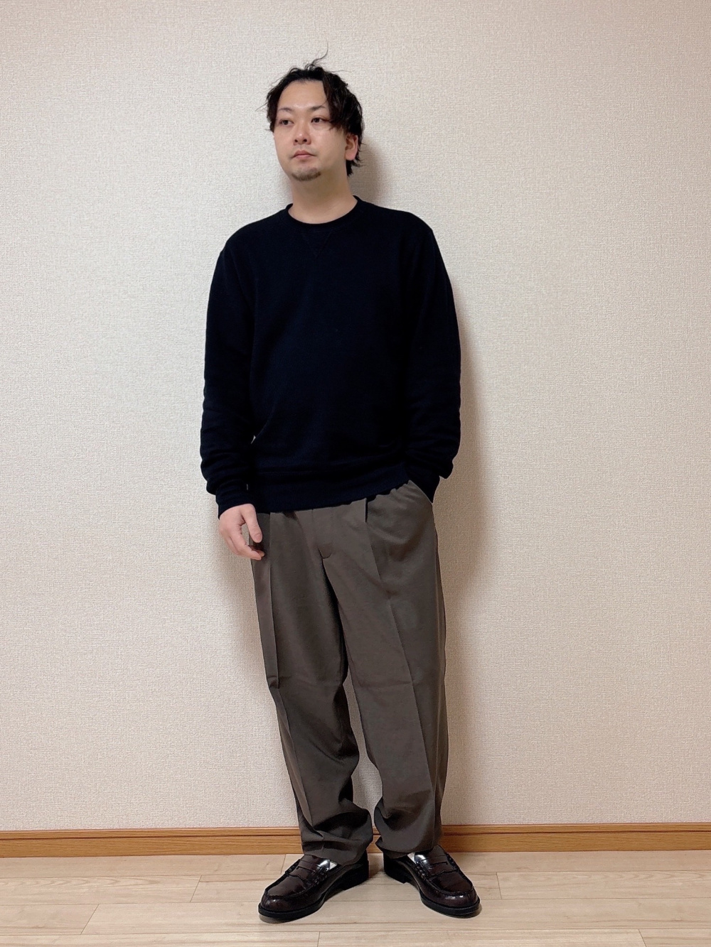 感動ジャケット、感動タックパンツ」の着用コーディネート| ユニクロ公式