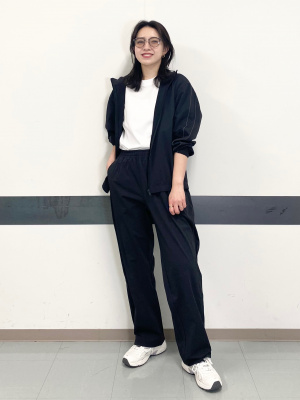 UNIQLO ウルトラストレッチジャケットとパンツのセットアップ ブラック L UNIQLO ウルトラストレッチジャケットとパンツのセットアップ