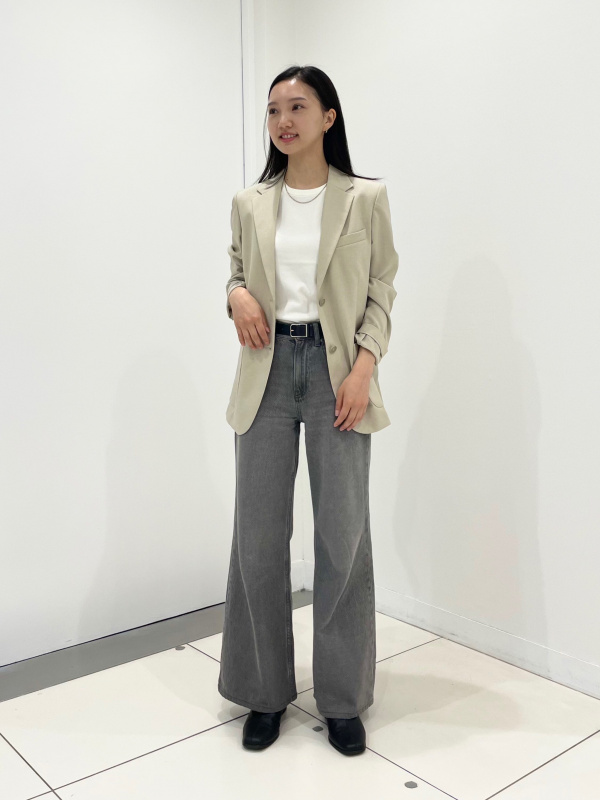 感動ジャケットリラックスフィット、感動ワイドパンツのコーディネート