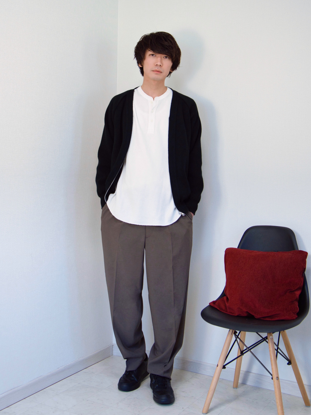 感動ジャケット、感動タックパンツ」の着用コーディネート| ユニクロ公式