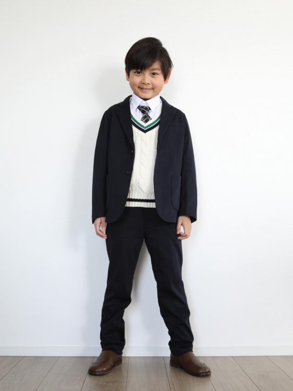 【Akima】ユニクロ等 男児フォーマル用 ジャケット、パンツ等4点セット Akima様専用】ユニクロ等 男児フォーマル用 ジャケット、パンツ