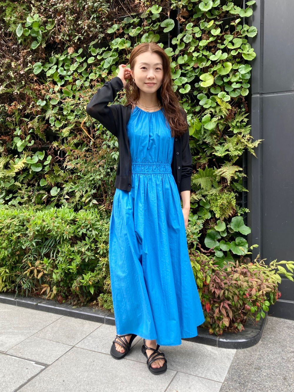 ホルターネックワンピース/ノースリーブ、ライトVネックカーディガン