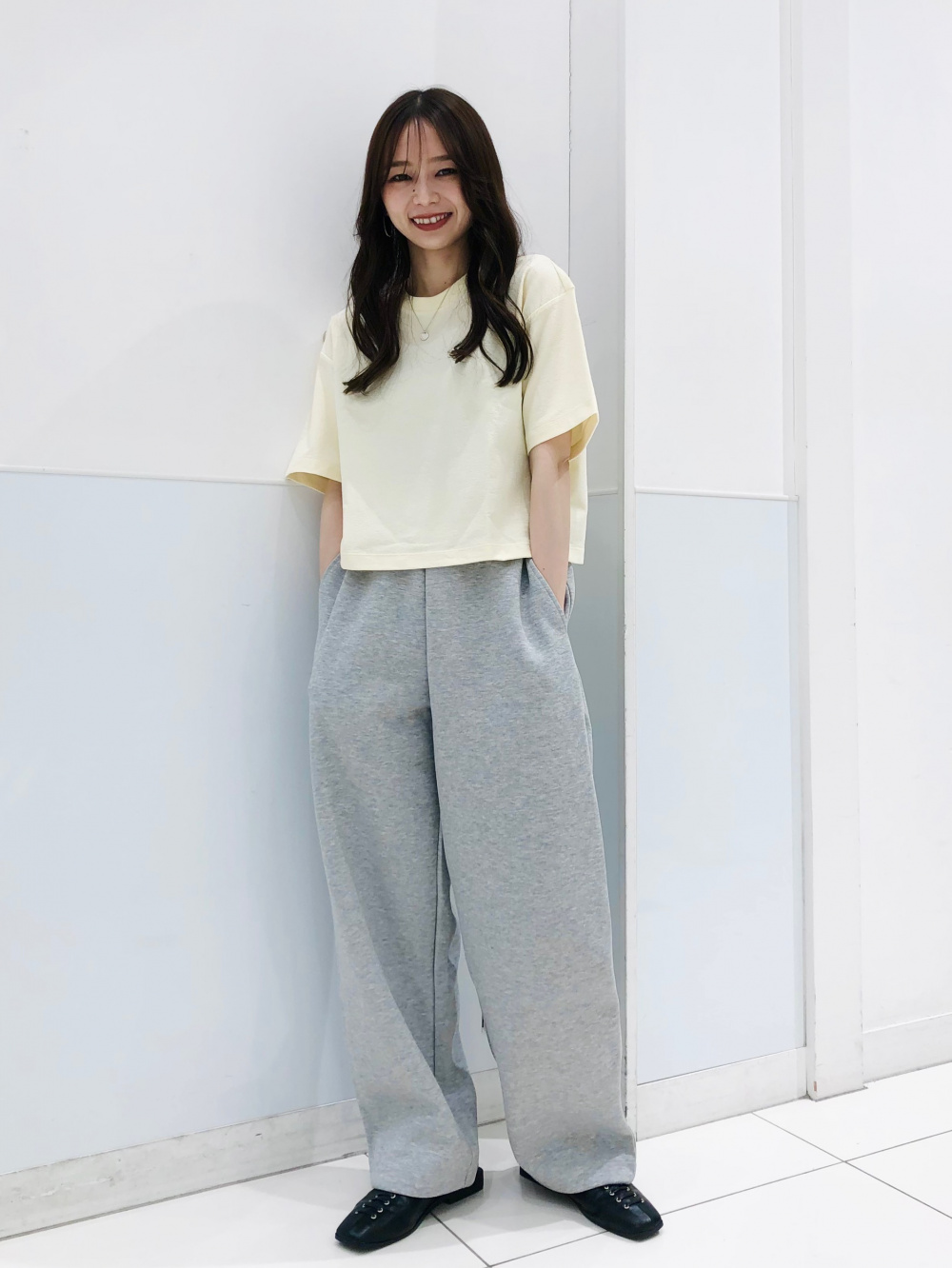 スウェットワイドパンツ、カシミヤリラックスVネックセーター