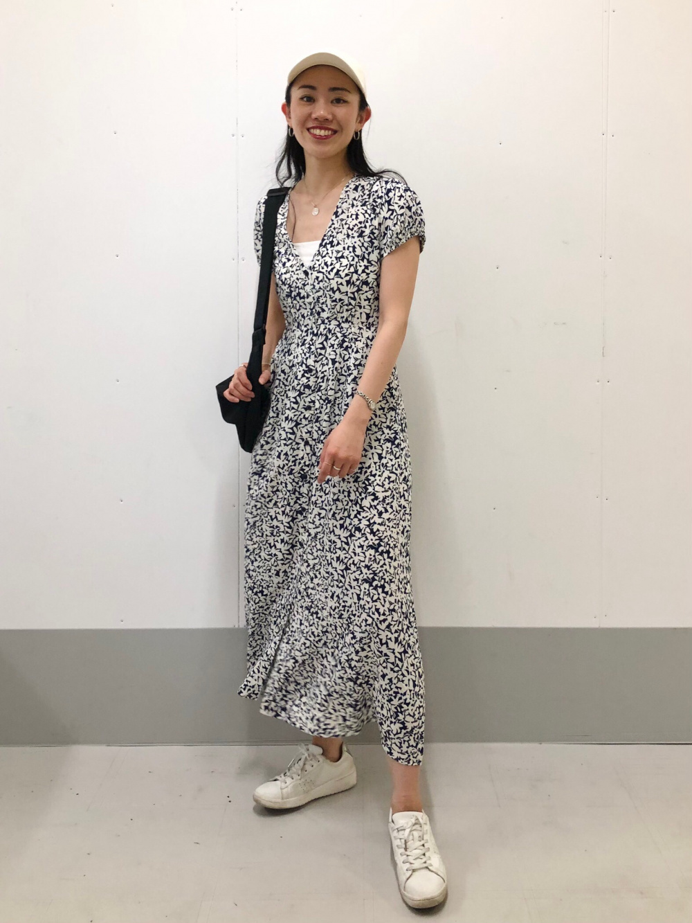 新品未使用 UNIQLO レーヨンプリント ロングワンピース ブラック Lサイズ ユニクロ公式 | レーヨンプリントロングワンピース