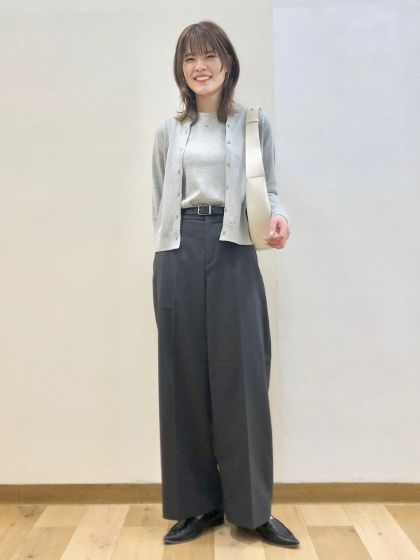 感動ジャケットリラックスフィット、感動ワイドパンツのコーディネート