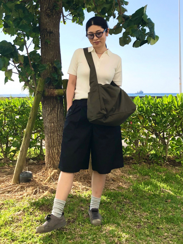 多口袋肩背包 476764 /」的穿搭靈感 | UNIQLO香港及澳門