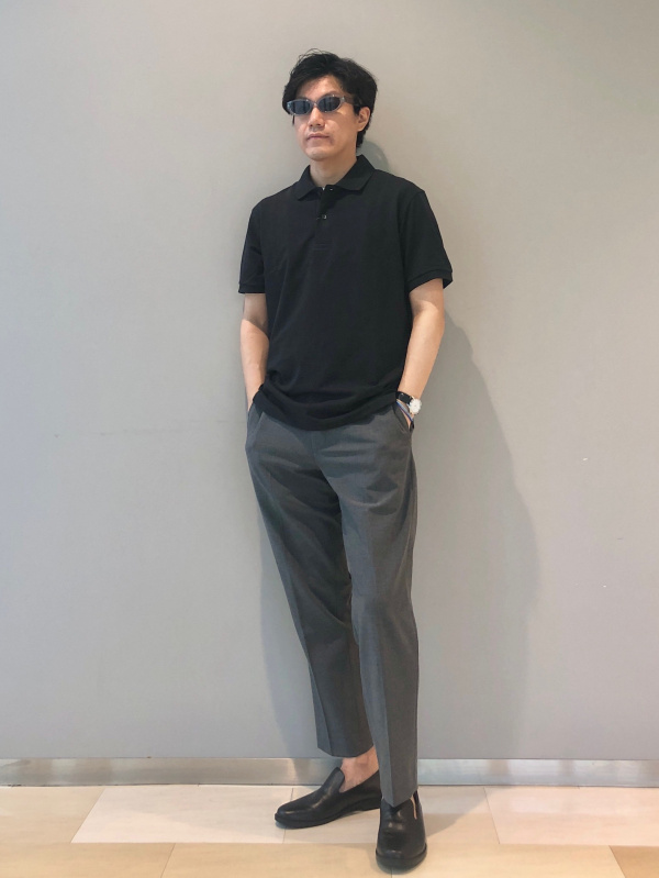 オックスフォードシャツ、スマートアンクルパンツのコーディネート