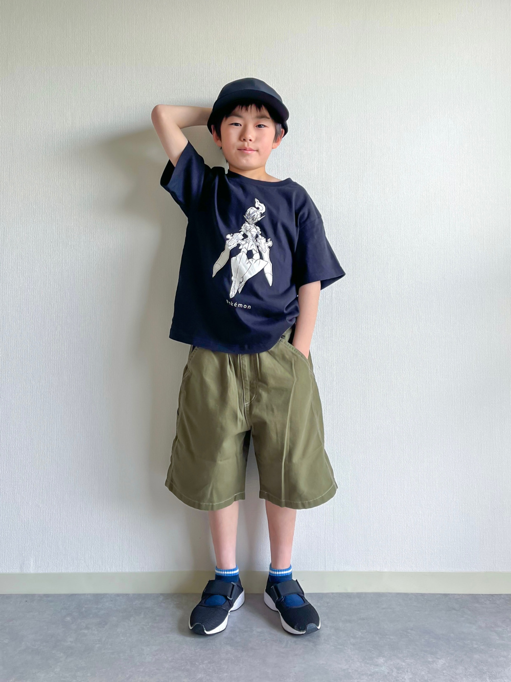 ポケモン UT、ペインターイージーハーフパンツ」の着用