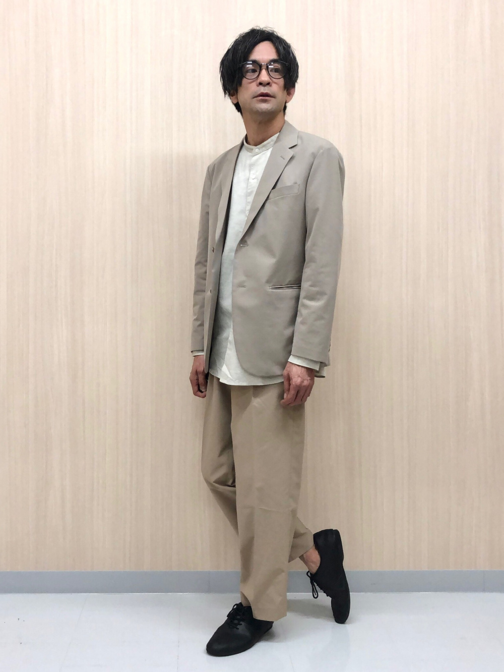 感動ジャケット/ライト、ウォッシャブルVネックベスト」の着用