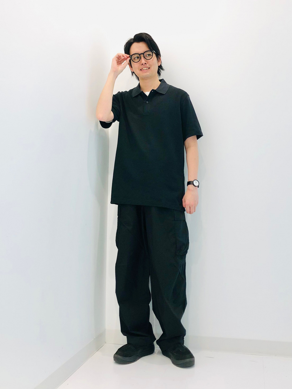 コットンショートブルゾン、ワイドフィットカーゴパンツ」の着用
