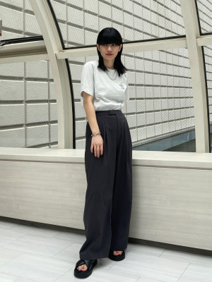 ユニクロC 感動上下L ダブルジャケット タックワイドパンツ　ダークグレー ユニクロC 感動上下L ダブルジャケット タックワイドパンツ
