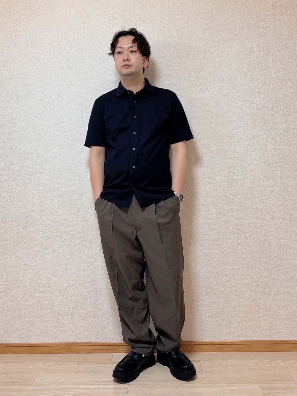 感動ジャケット、感動タックパンツ」の着用コーディネート| ユニクロ公式