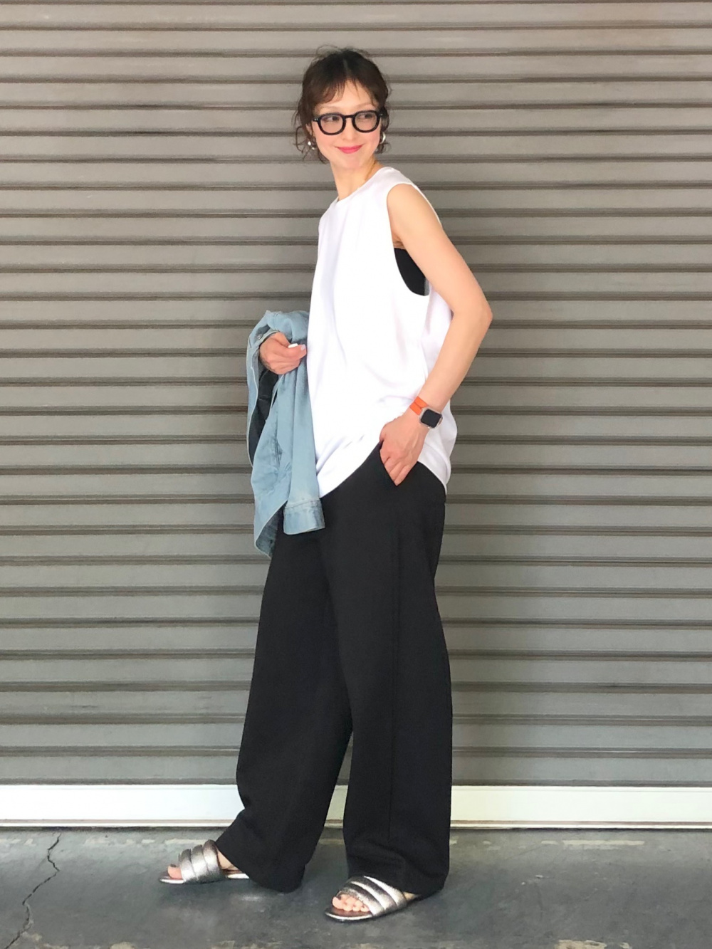 スウェットワイドパンツ、ツイードオーバーサイズジャケット」の