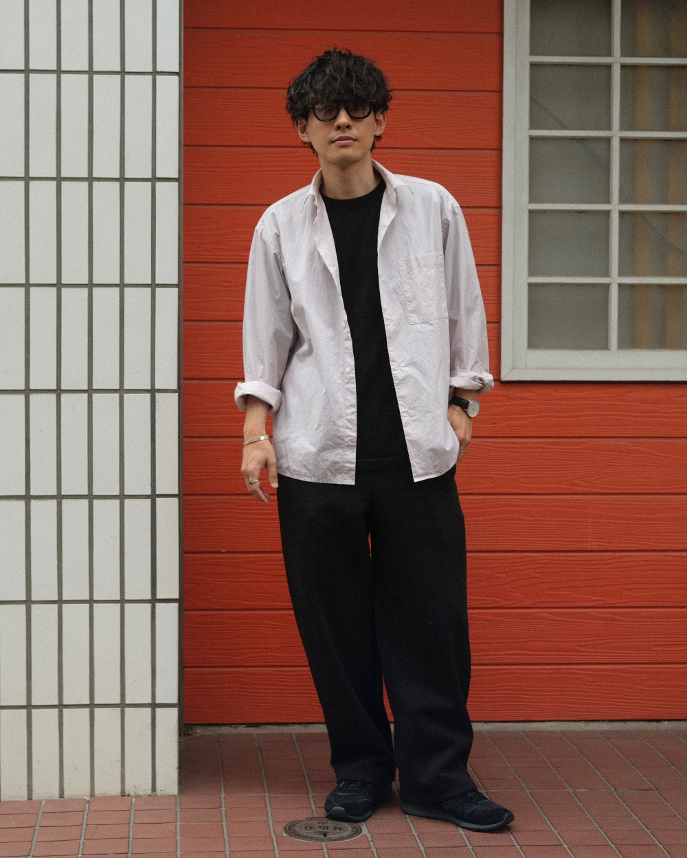 ワークジャケット、ブロードオーバーサイズシャツ/ストライプ」の着用