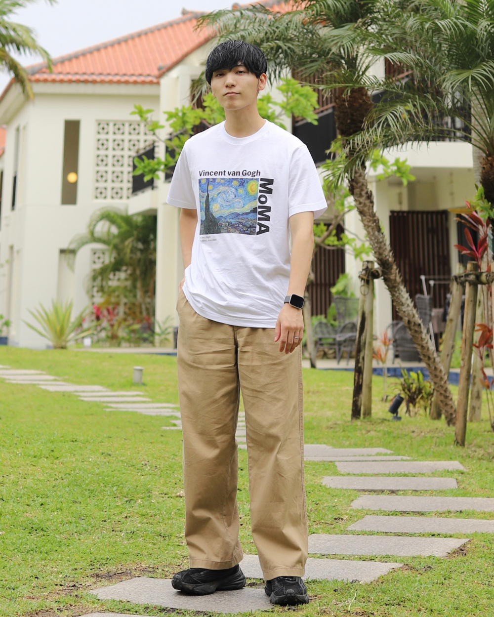 ニットポロシャツ、Vネックカーディガン」の着用コーディネート