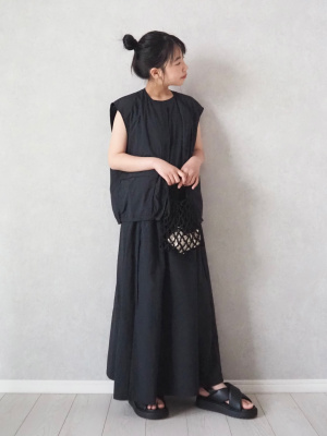 新品タグ付きユニクロ UNIQLO Cフルジップベスト ブラック XXL 軽量 UNIQLO - UNIQLO C フルジップベスト 09 BLACK Mの通販 by たか
