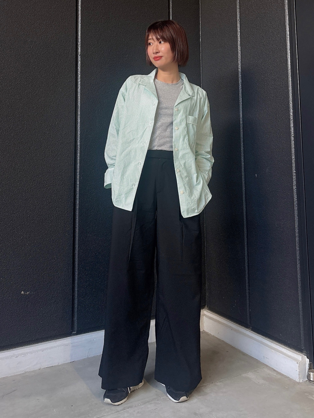 感動ダブルジャケットリラックスフィット、感動タックワイドパンツ」の