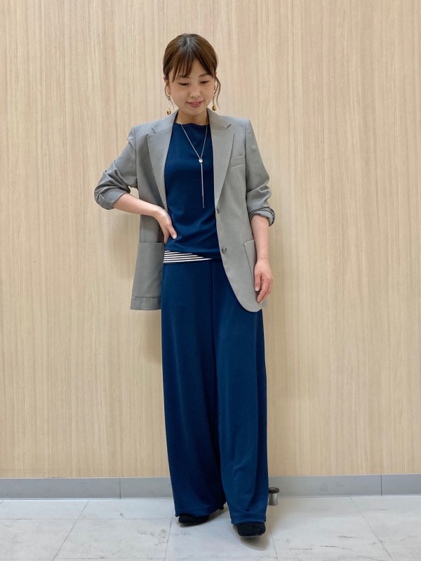 感動ジャケットリラックスフィット、感動ワイドパンツのコーディネート