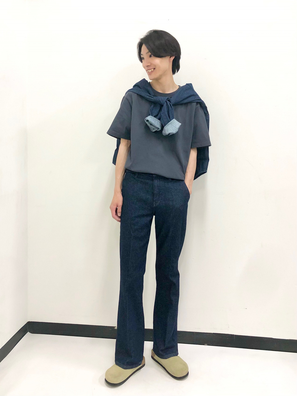 スリムフレアトラウザージーンズ」の着用コーディネート| ユニクロ公式