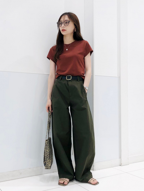 ミニT、ジャージーバレルレッグパンツのコーディネート・着用イメージ