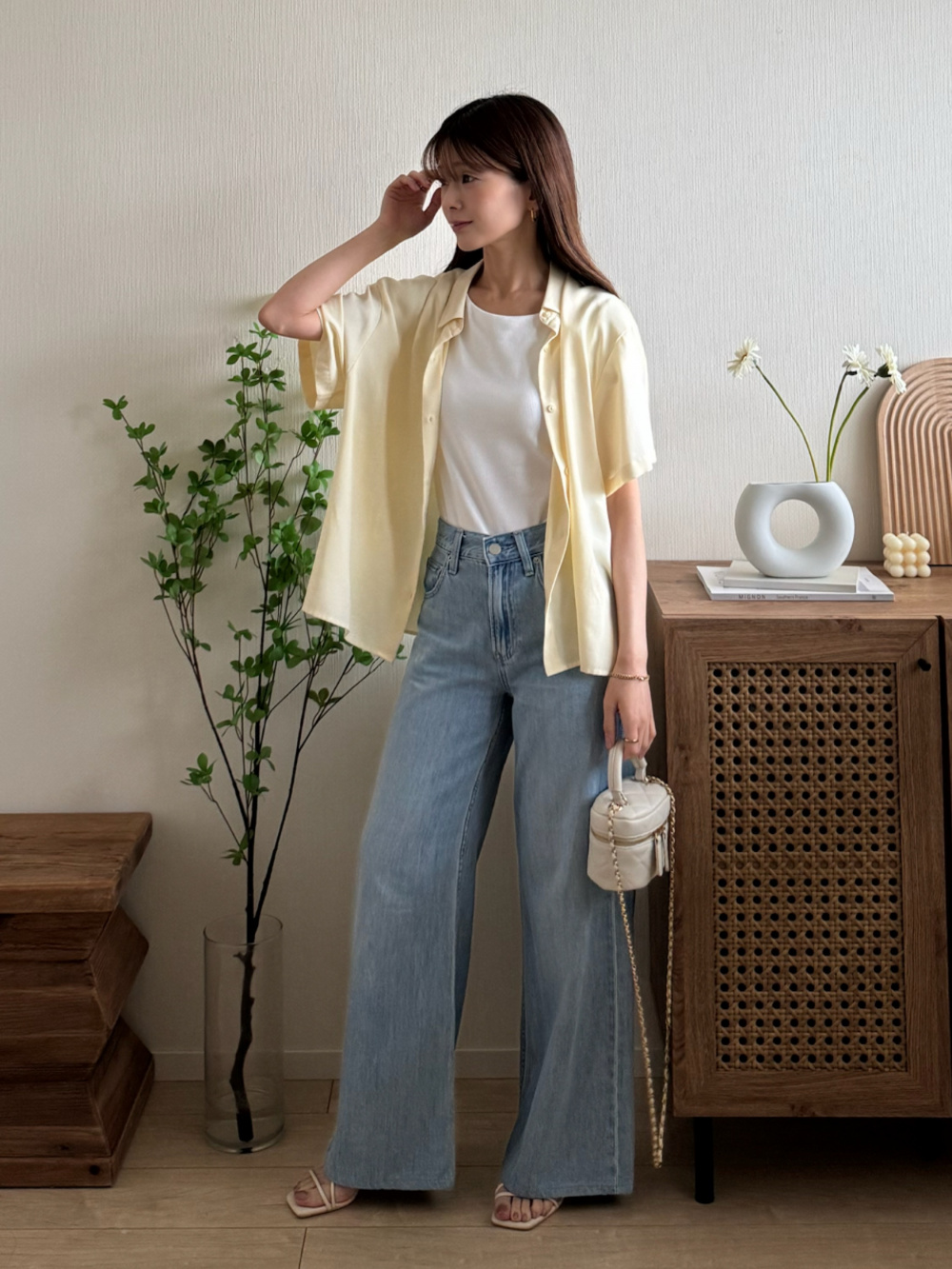 エアリズムコットンローバックブラTシャツ」の着用コーディネート