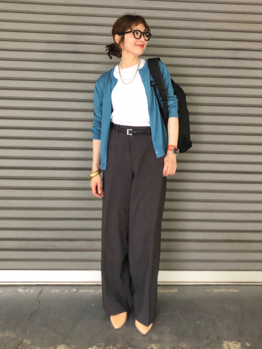 UNIQLO 感動ジャケットリラックスフィットM 感動ワイドパンツM 感動ジャケットリラックスフィット、感動ワイドパンツ」の着用