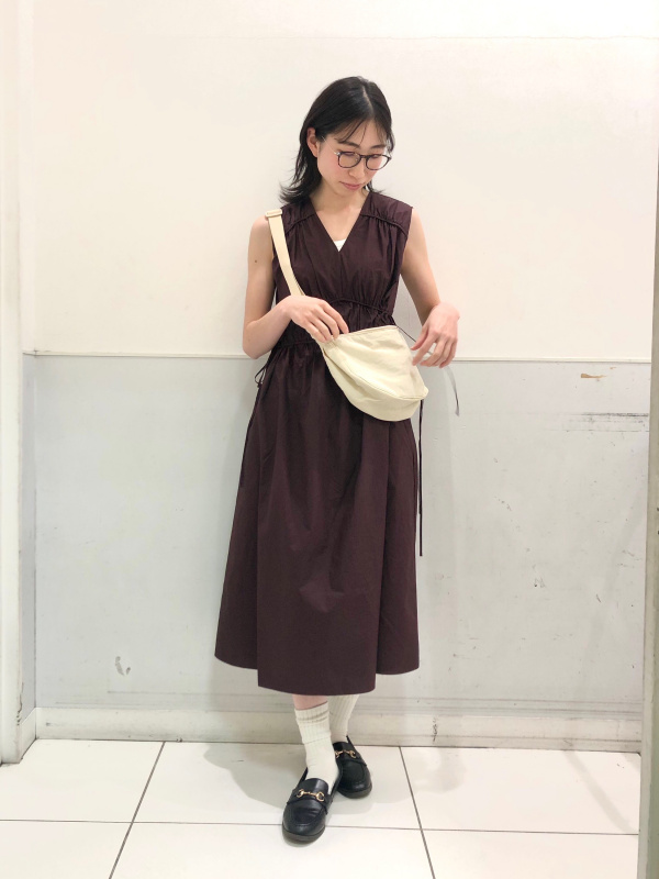 ワンピースノースリーブ コットンギャザー ギャザー ワンピース 黒 Ray